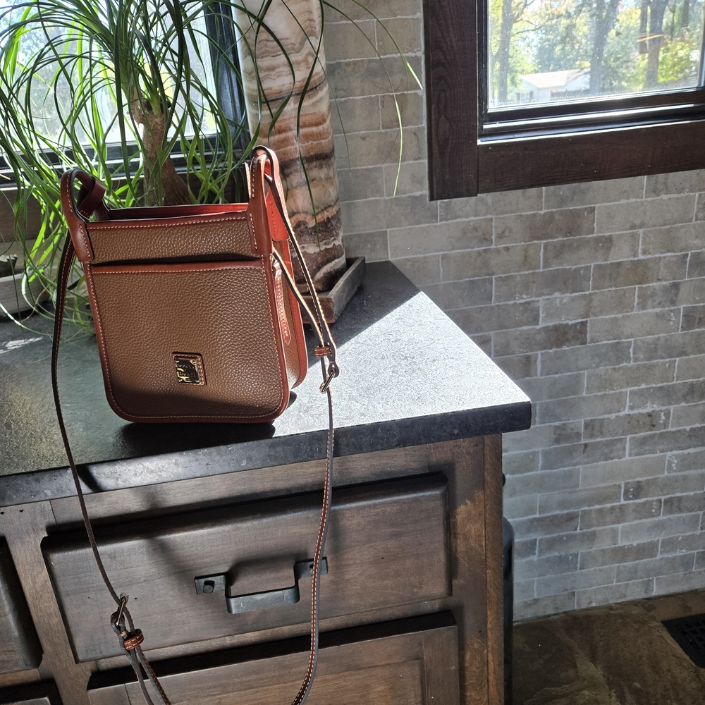 DOONEY & BOURKE Crossbody Caramel Bag